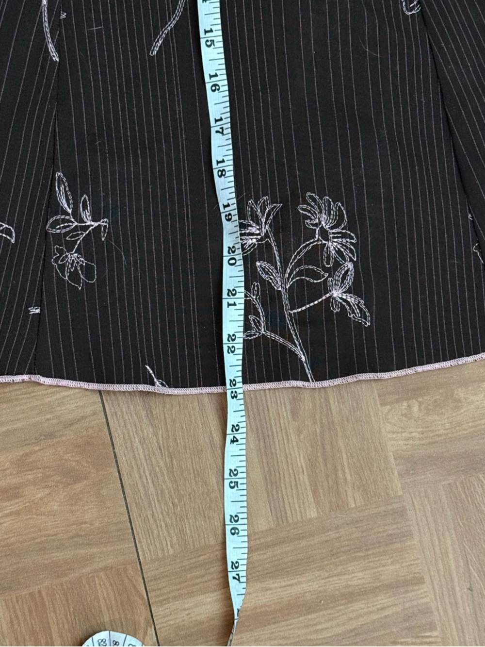 Brown Floral Embroidered Skirt size Small - Picture 4 of 4